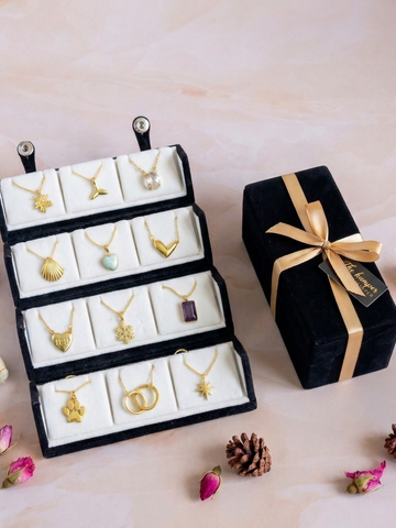 Necklace Love Gift Box – Folding Jewelry Organizer (Includes 12 Necklace)